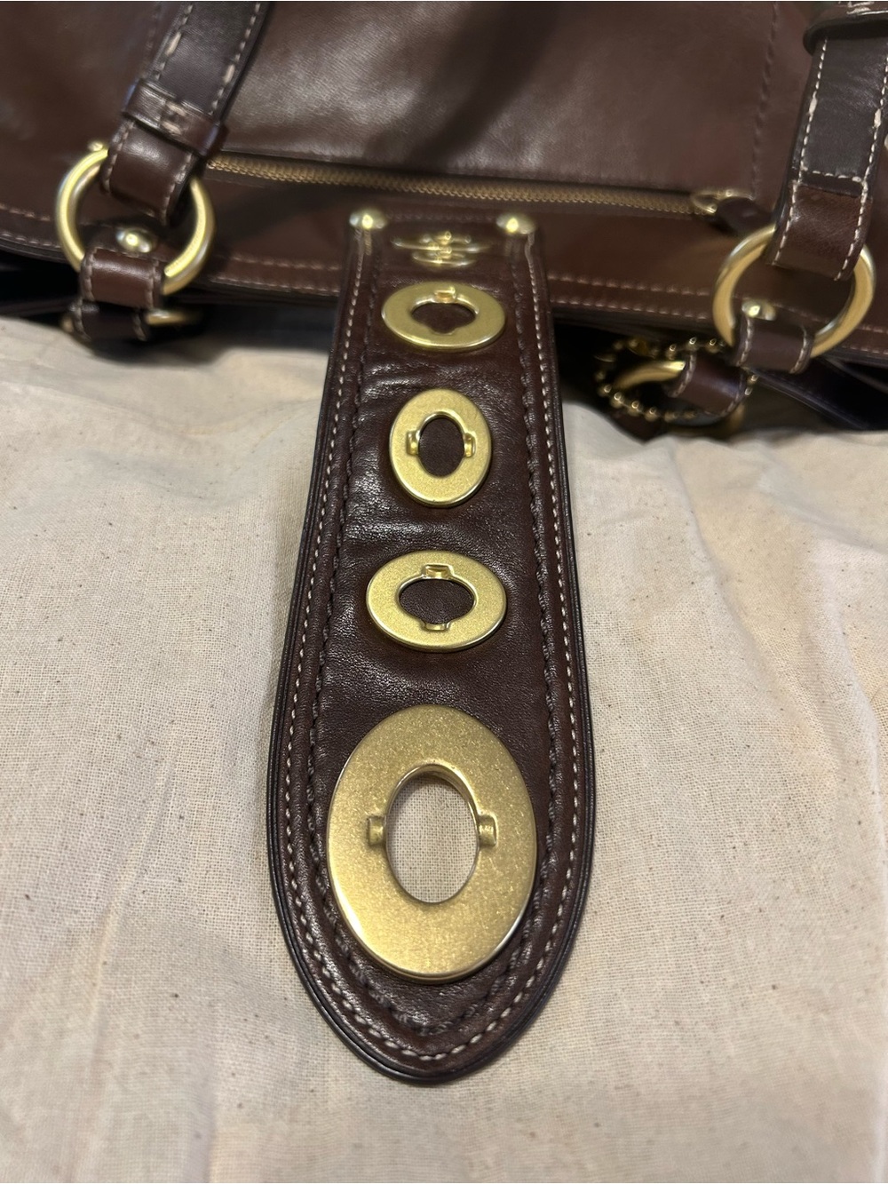 Coach Lily Legacy Brown Turn Lock Purse - Picture 3 of 7
